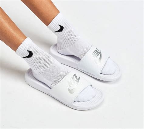 nike wit zilver|witte nike sandalen.